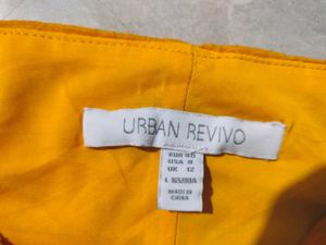 Women&#39;s yellow floral print crop top