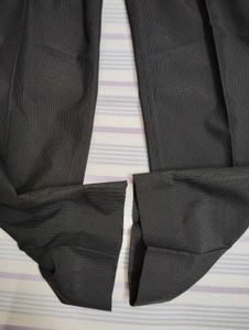 Men 32 Waist Pant - Like New