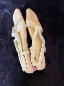 Lemon Knot Square-Toe Sandals – Effortless Summer