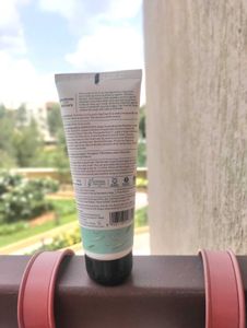 Plum Tea Tree Build-up Scalp Scrub