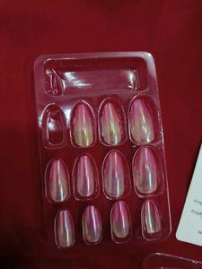 Press-On Nail Set of 8