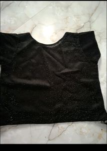 pretty black crop top.