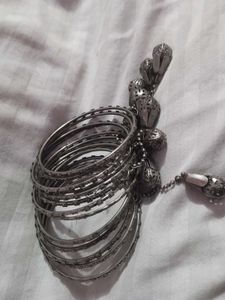 Stylish Silver Tone Bangles