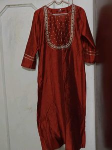 Varanga Embroidered Kurta Set