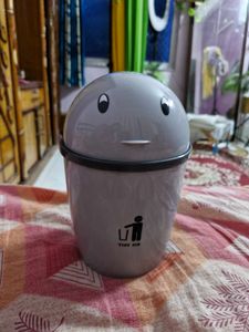 Table Dustbin
