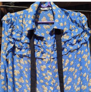 Floral Ruffle Blouse💙🩵🌸🌷
