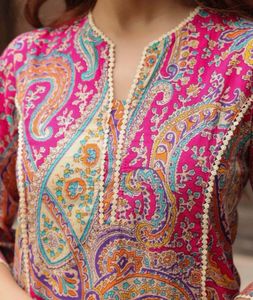 Tabeedah XXL Pink Paisley Top