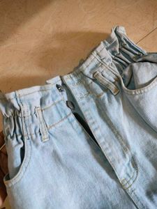 Flower Embroidery Jeans 👖🌺🌸