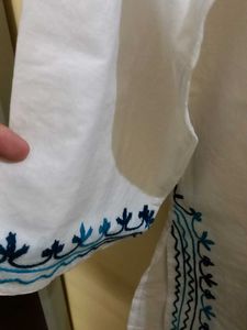 Elegant White &amp; Blue Embroidered Kurti