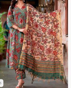 Floral Printed 3 piece Kurta Set