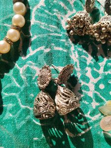 Combo of 5 Earrings and one Moti Necklace