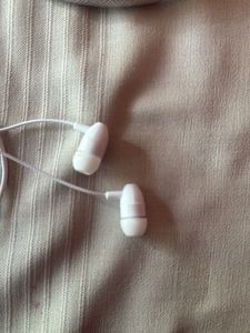 White Wired Earbuds