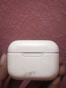 Used Wireless Earbuds Case