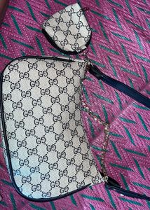 Gucci Printed Chain Detailed Shoulder Handbag
