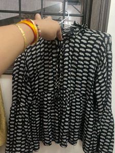 Patterned Black &amp; White Top