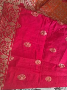 Red dupatta