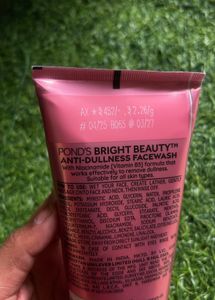 Pond&#39;s Bright Beauty Facewash
