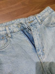 Distressed Wide Leg Jeans