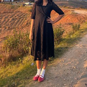 Elegant Black Lace Midi Dress