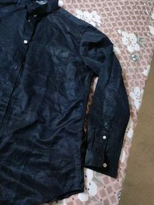 Dark Black Men&#39;s Shirt