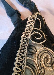 black embrodery bra