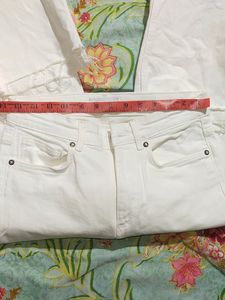 🔥 Original ZARA Brand White Bell Bottom Style Jeans🔥
