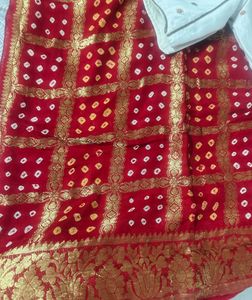 Bandhej Saree With White Zardosi Blouse