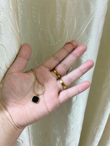 Anti Tarnish Gold Necklace With Pendant