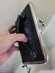 CLARKS Clutch