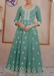 Elegant Women&#39;s Ethnic Gown