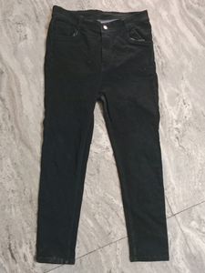Black Jeans For Girls In Good Condition