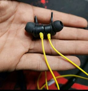 RADUL BRAND NEW WIRELESS EARPHONE