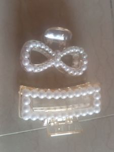 brand new korean claw clip with pearls..