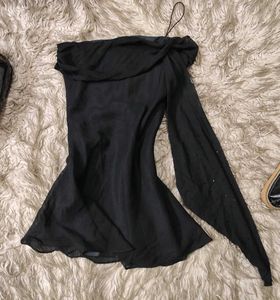 Black 90s Inspired Mini Diva dress