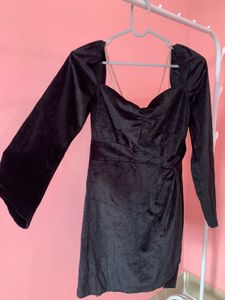 Chic Black Velvet Mini Dress