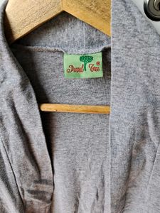 48) Gray Open-Front Cardigan/Shrug