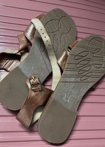 Gero Women’s Comfortable Tan Cross-Strap Sandals –