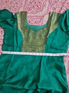 Elegant Green Kurta Set Of 3
