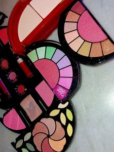 ADS Fashion Makeup Kit