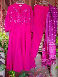 Embroidered Kurta Set With Printed Dupatta