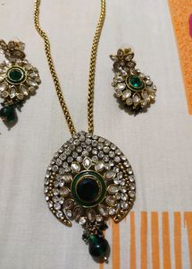 Pendent Set