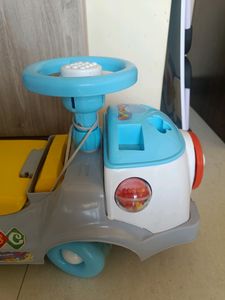 Babyhug Kids Rideon Car