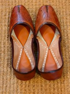 Jooti In Brown Color