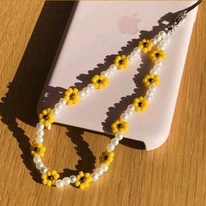 Daisy Bead Phone Charm