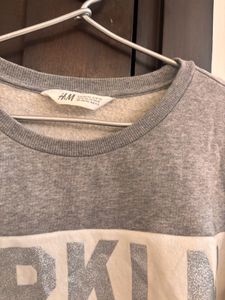 H&amp;M Motif Sweatshirt