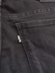 Black Levi&#39;s Jeans