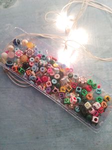 BEAD CONFETTI