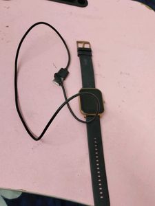 Noise Smart Watch With Charger