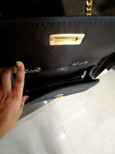 Black Sling Bag 👛 🎒