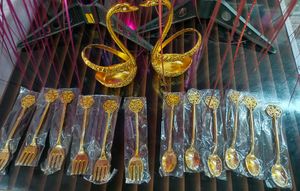 ✨ Elegant Swan-Shaped Golden Spoon Set ✨